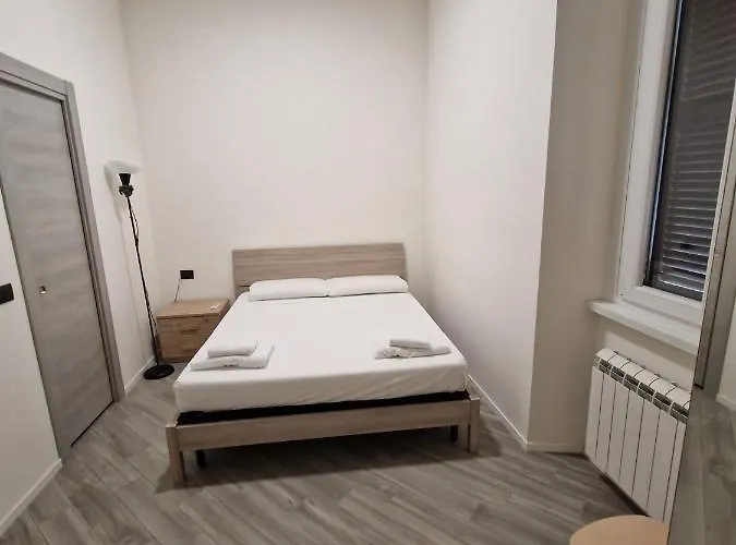 Pigneto Square בית הארחה